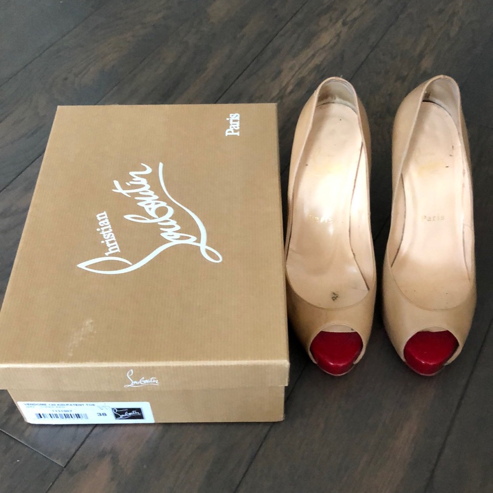 Christian Louboutin Vendome in tan size 38